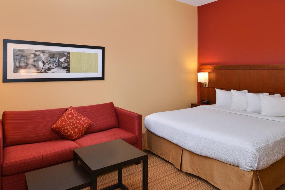 Courtyard By Marriott Columbia Northeast/Fort Jackson Area Екстер'єр фото