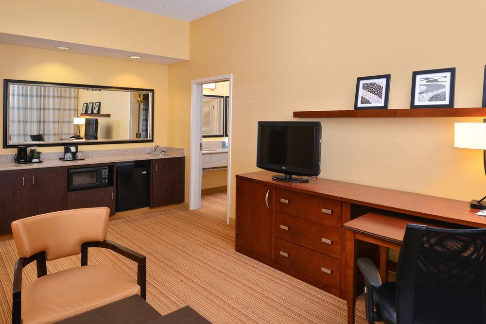 Courtyard By Marriott Columbia Northeast/Fort Jackson Area Екстер'єр фото