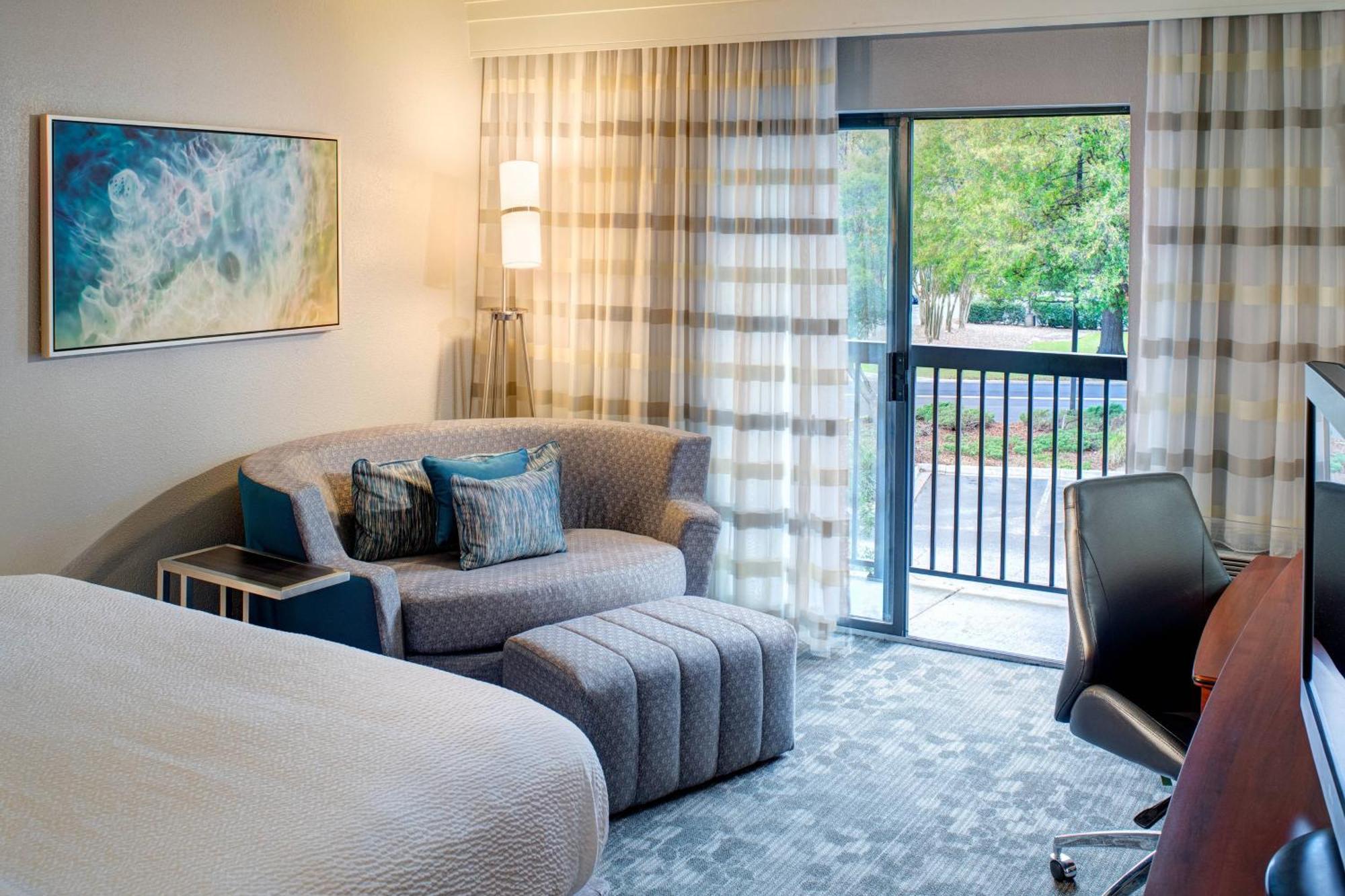 Courtyard By Marriott Columbia Northeast/Fort Jackson Area Екстер'єр фото