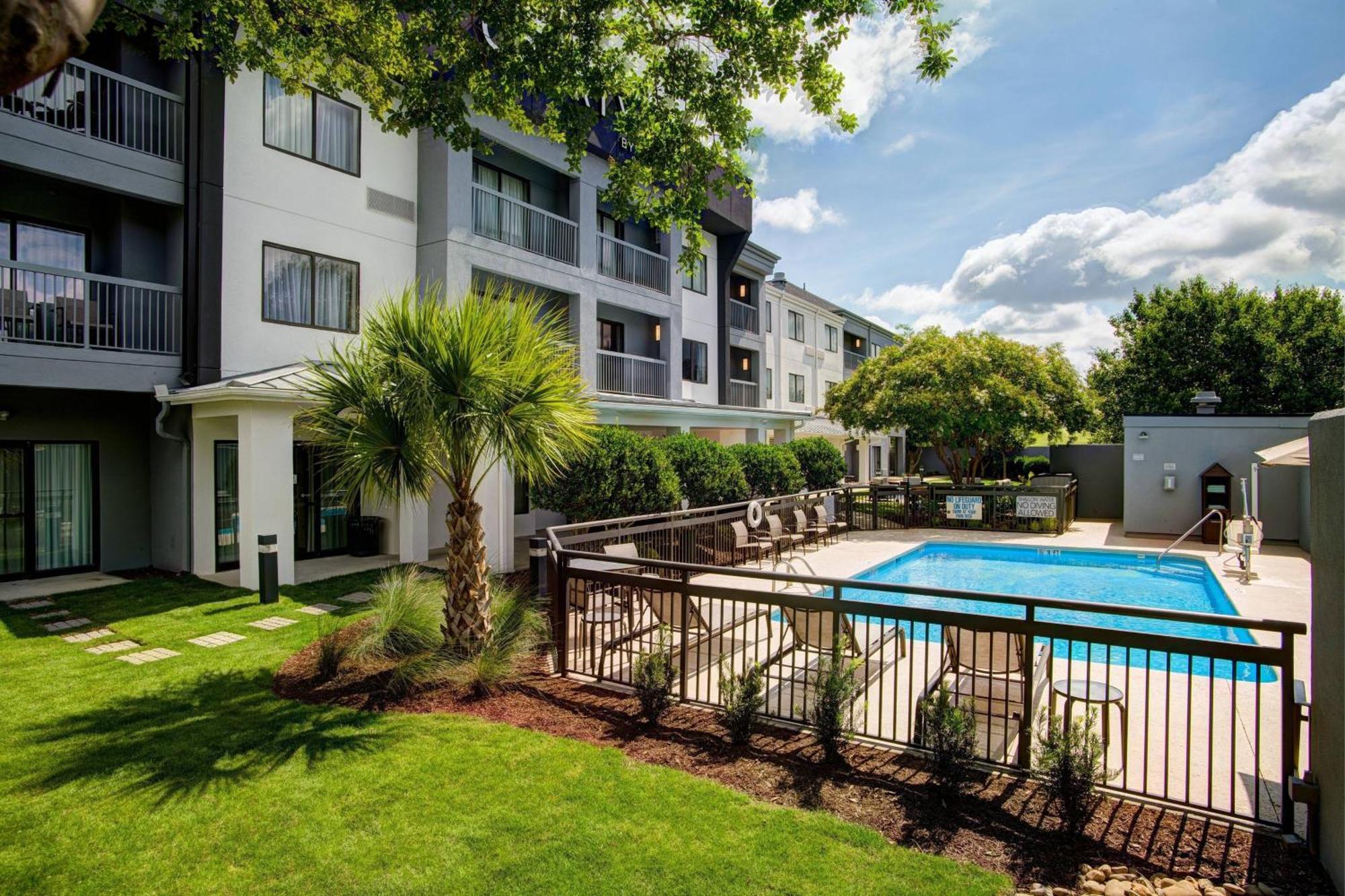 Courtyard By Marriott Columbia Northeast/Fort Jackson Area Екстер'єр фото