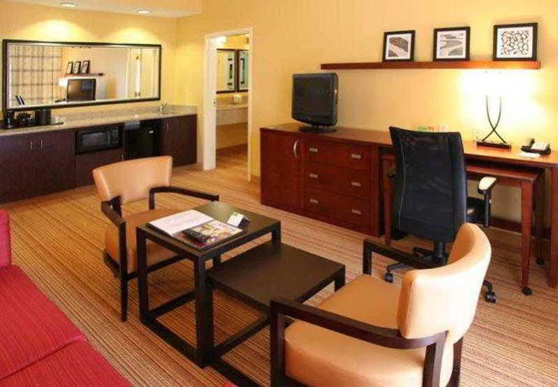 Courtyard By Marriott Columbia Northeast/Fort Jackson Area Екстер'єр фото